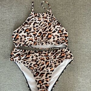 Cheetah Print Halter Neck And High Waist Bikini Set